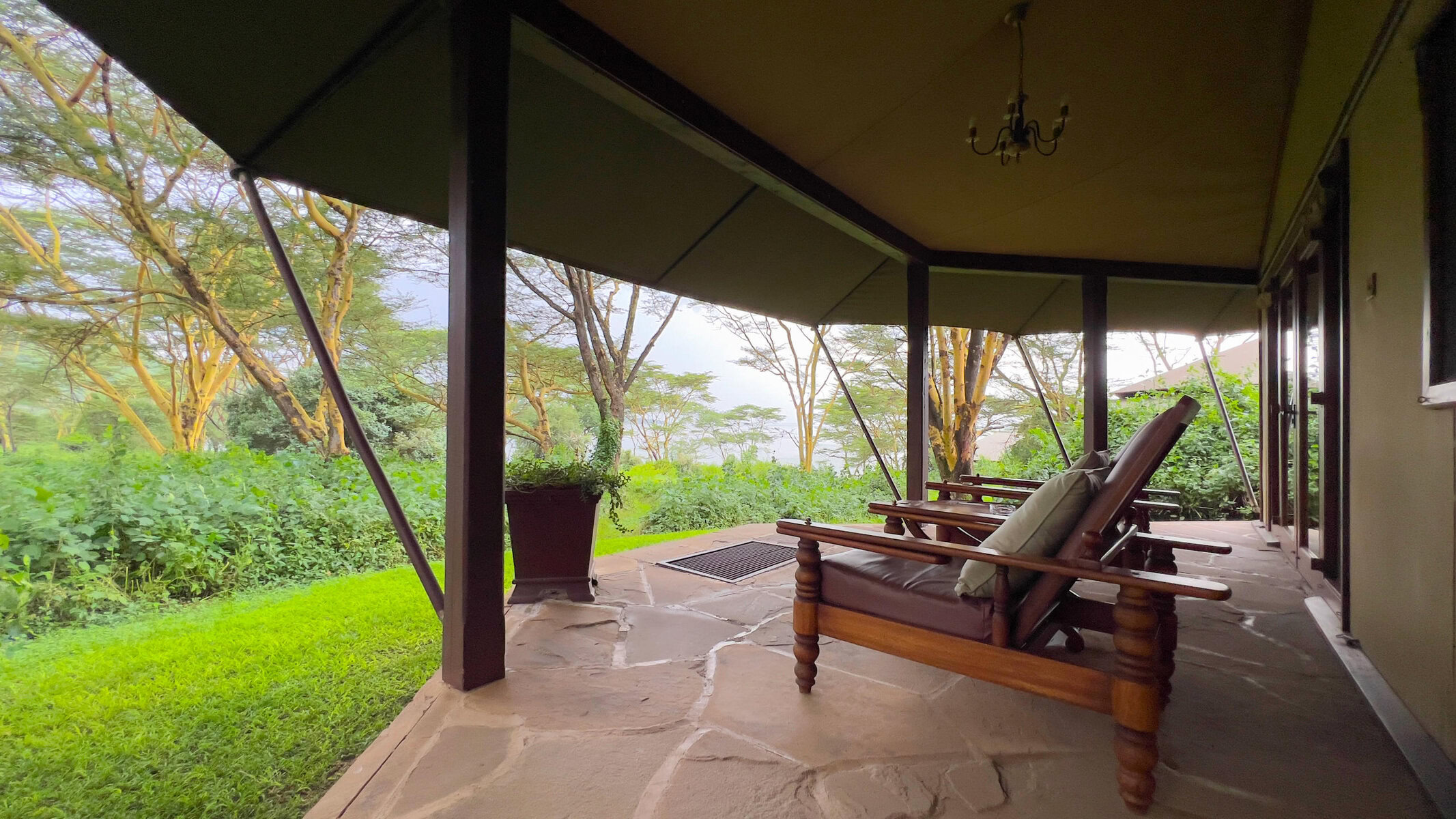 Lake Elmenteita Serena -_deluxe_tent_balcony1