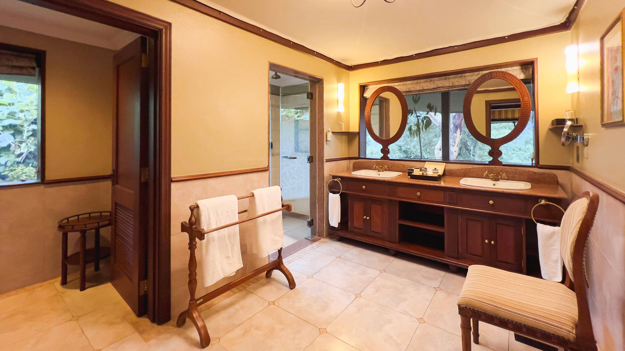 Lake Elmenteita Serena -_deluxe_tent_bathroom1